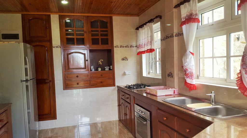 Hibiscus House Seychelles Self Catering Apartment วิกตอเรีย ภายนอก รูปภาพ