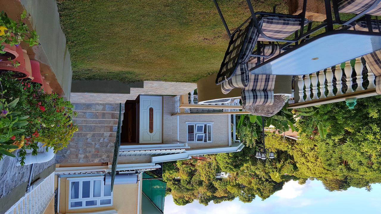 Hibiscus House Seychelles Self Catering Apartment วิกตอเรีย ภายนอก รูปภาพ
