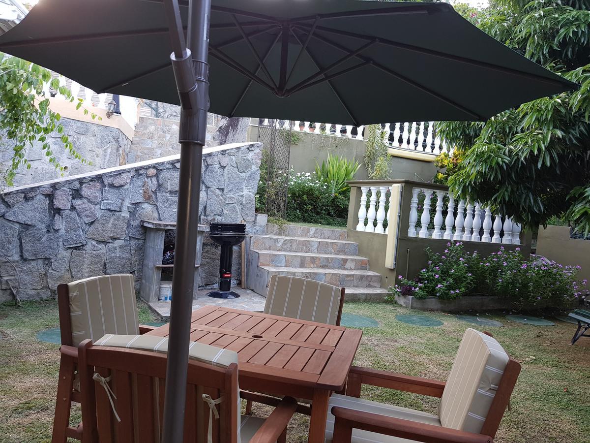 Hibiscus House Seychelles Self Catering Apartment วิกตอเรีย ภายนอก รูปภาพ