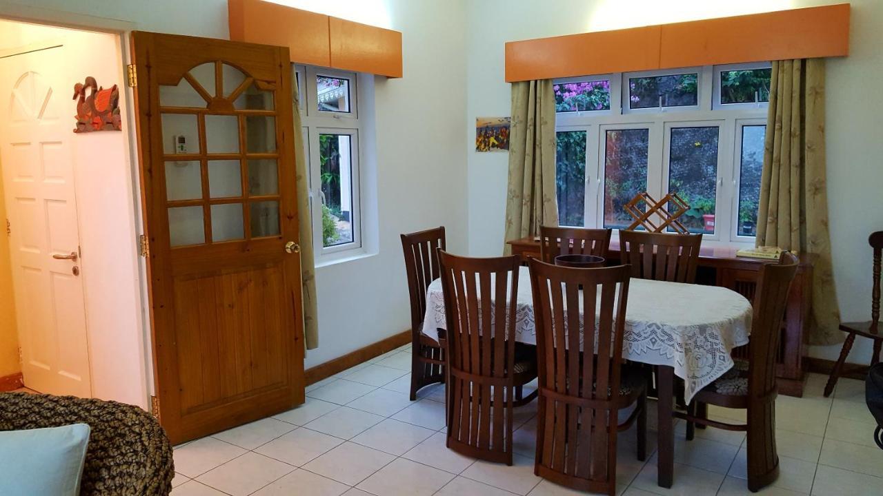 Hibiscus House Seychelles Self Catering Apartment วิกตอเรีย ภายนอก รูปภาพ