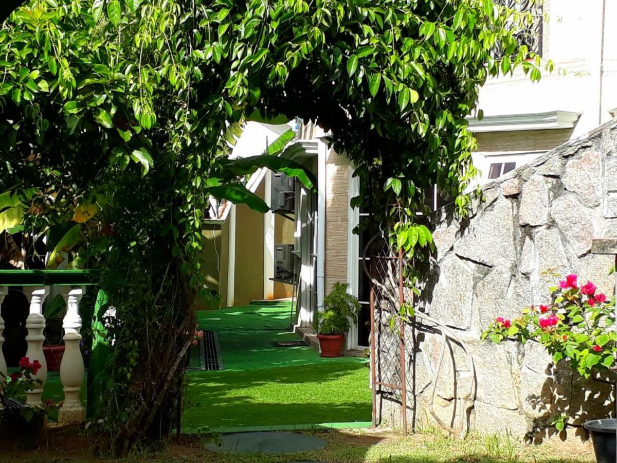 Hibiscus House Seychelles Self Catering Apartment วิกตอเรีย ภายนอก รูปภาพ