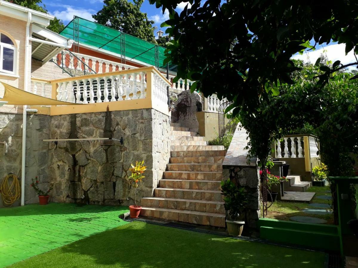 Hibiscus House Seychelles Self Catering Apartment วิกตอเรีย ภายนอก รูปภาพ