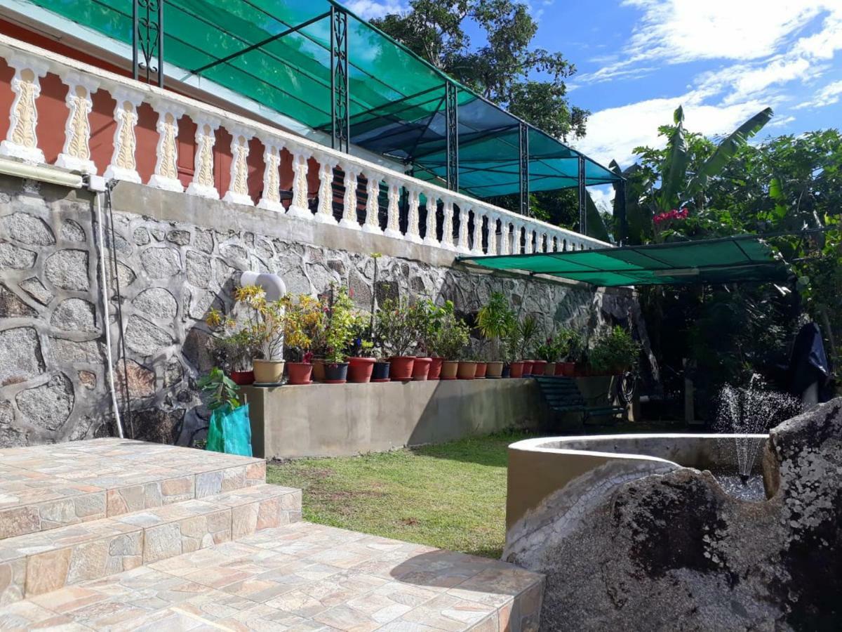 Hibiscus House Seychelles Self Catering Apartment วิกตอเรีย ภายนอก รูปภาพ